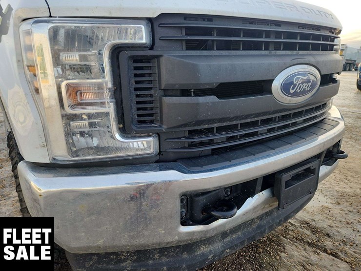 2019-ford-f350-image-32