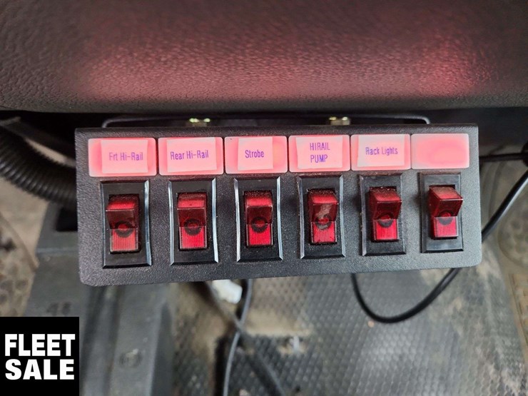 2011-chevrolet-silverado-1500-image-23