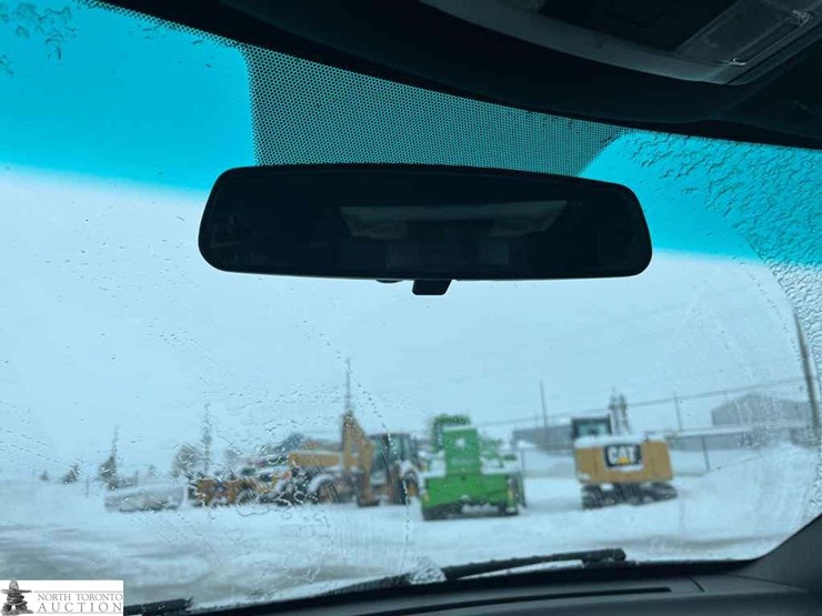 2014-ford-explorer-image-12