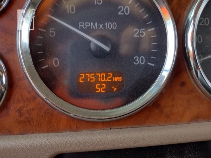 2008-peterbilt-365-image-7