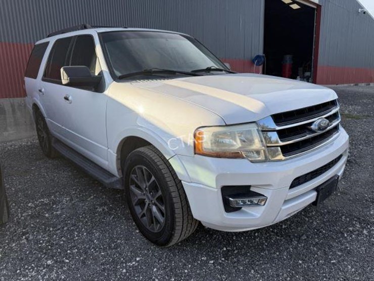 2016-ford-expedition-xlt-image-3