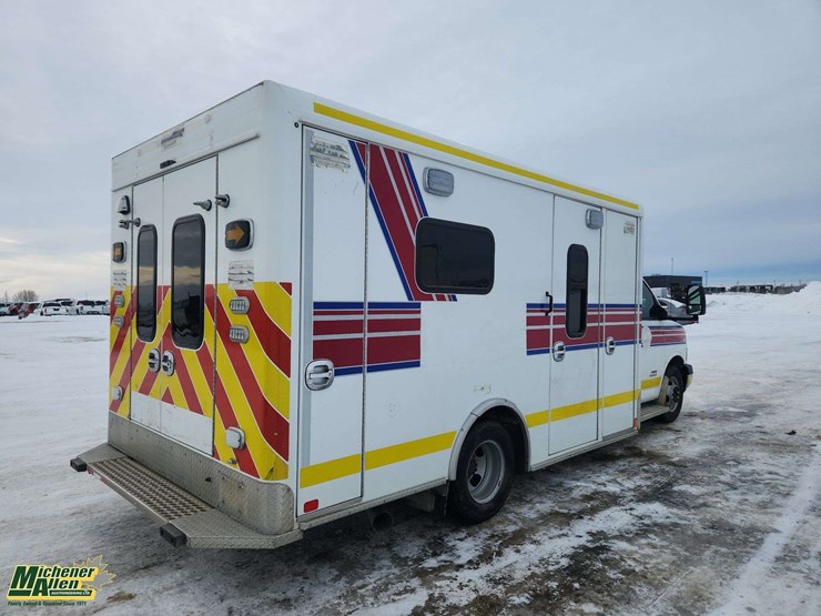 2016-chevrolet-express-s/a-ambulance-image-4