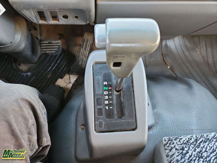 2004-hino-fb1817-image-22