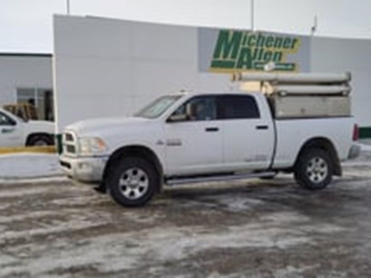 2015-dodge-3500-image-5