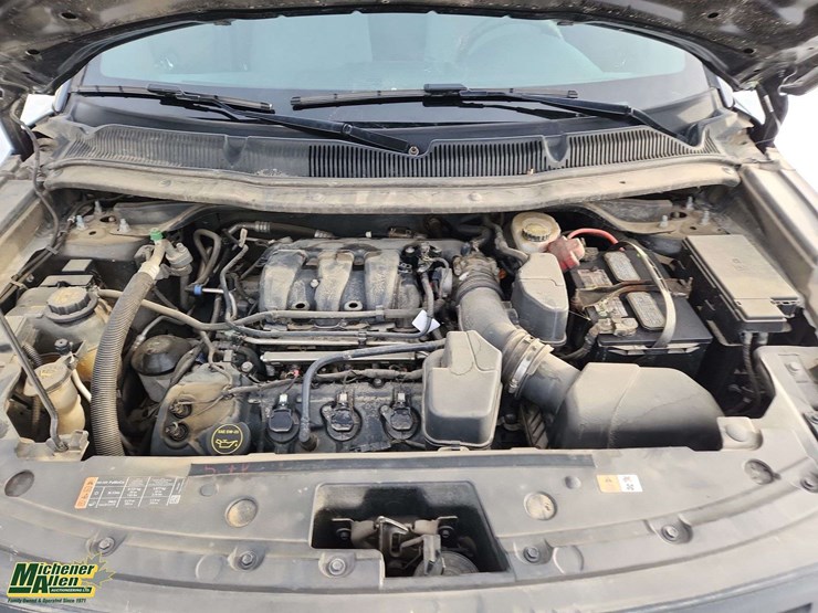 2019-ford-explorer-image-27