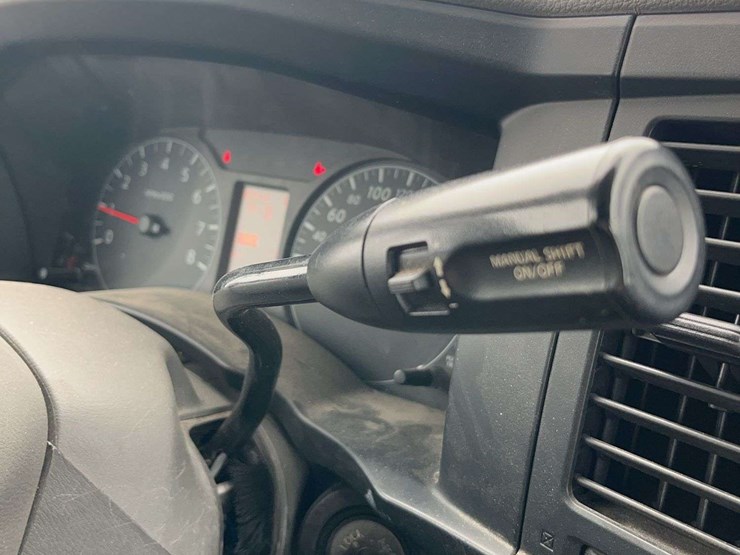 2012-nissan-nv2500hd-image-20