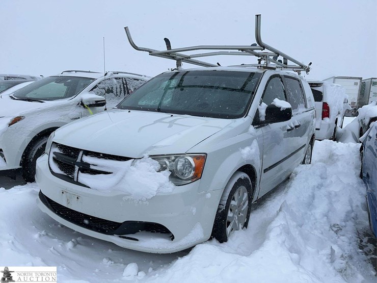 2015-ram-tradesman-image-1