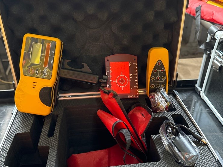 new-sklp-rotary-laser-level-set-image-2