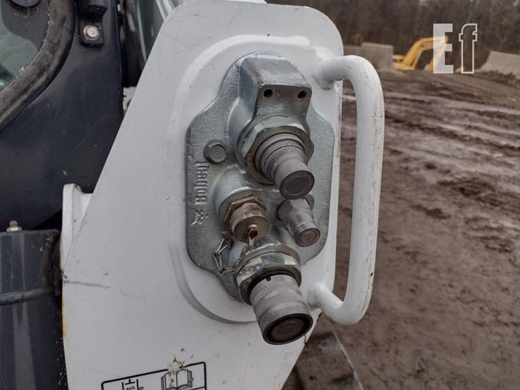 2022-bobcat-t595-image-16