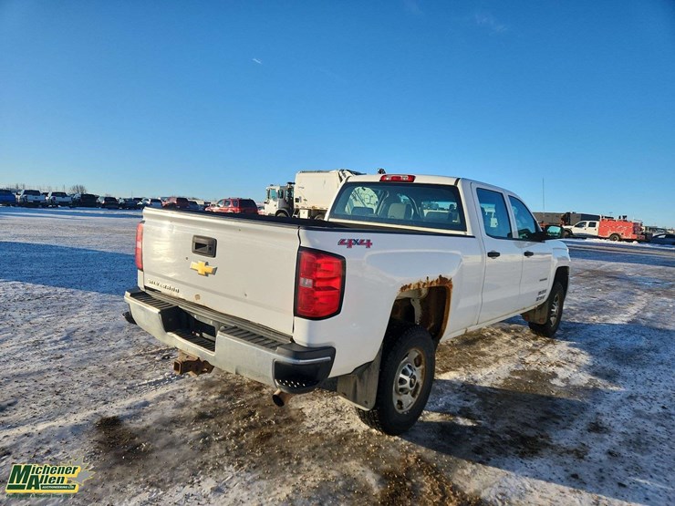 2015-chevrolet-silverado-2500hd-image-4