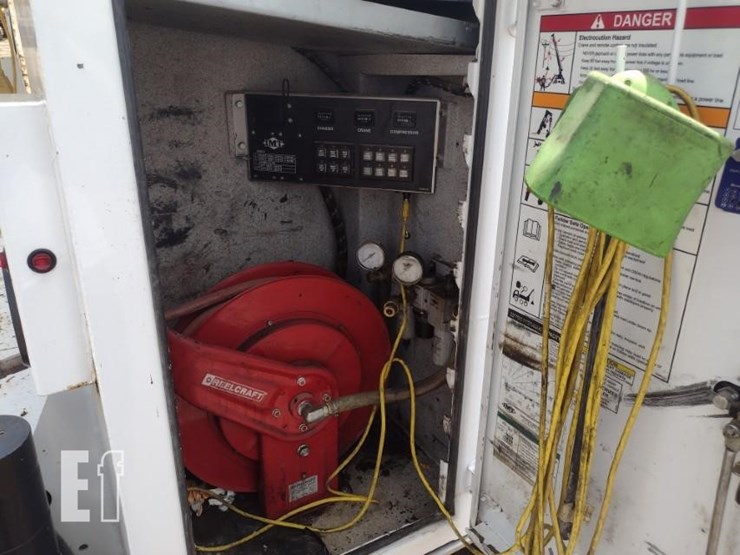 18-ford-f550-image-34