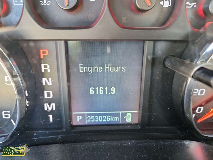 2015-chevrolet-silverado-2500hd-image-18