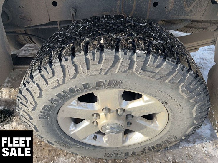 2015-dodge-3500-image-11