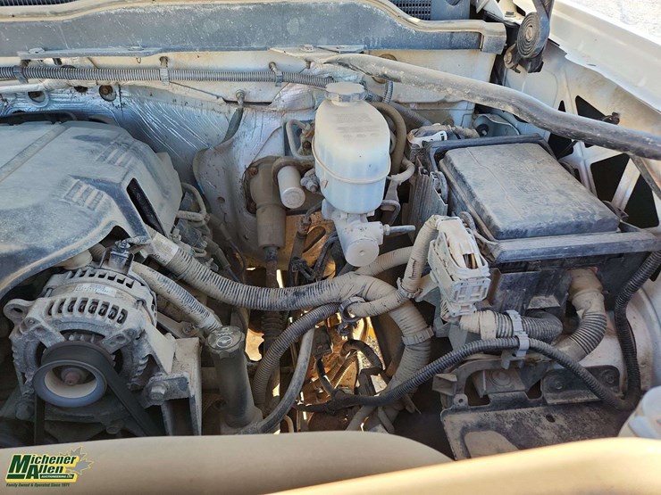 2015-chevrolet-silverado-2500hd-image-33