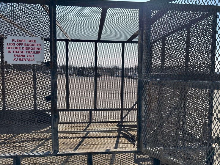 2014-top-hat-trailer-image-11