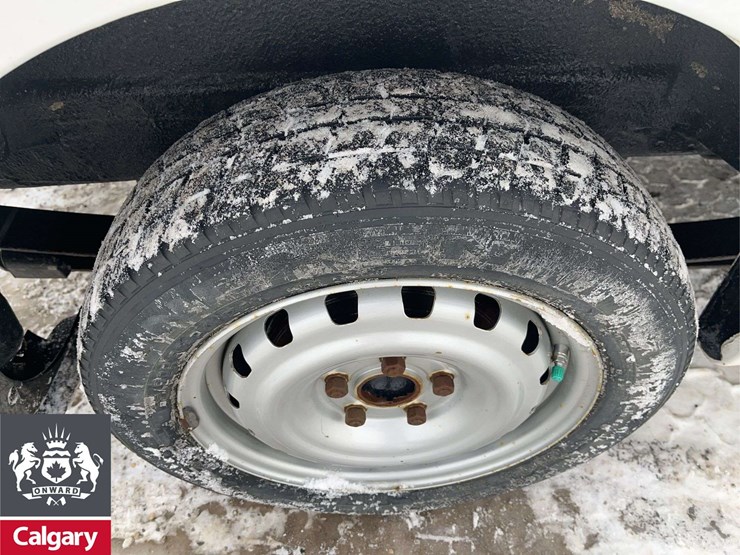 2015-nissan-nv200-image-12