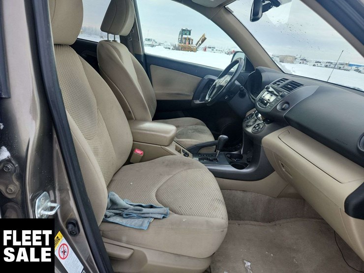 2009-toyota-rav4-image-27