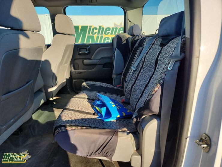 2015-chevrolet-silverado-2500hd-image-23