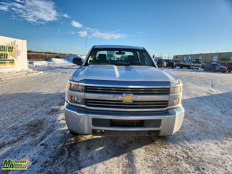2015-chevrolet-silverado-2500hd-image-6