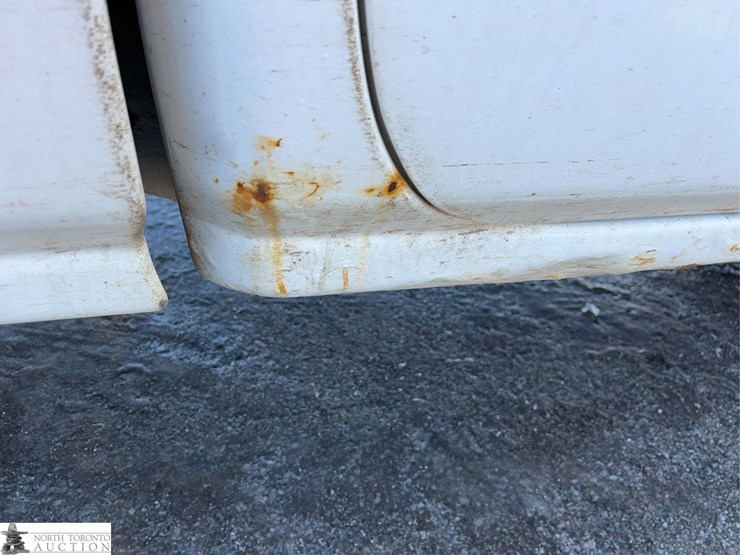 2015-chevrolet-silverado-2500hd-image-31