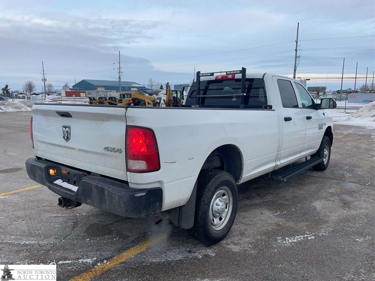 2015-dodge-2500-image-5