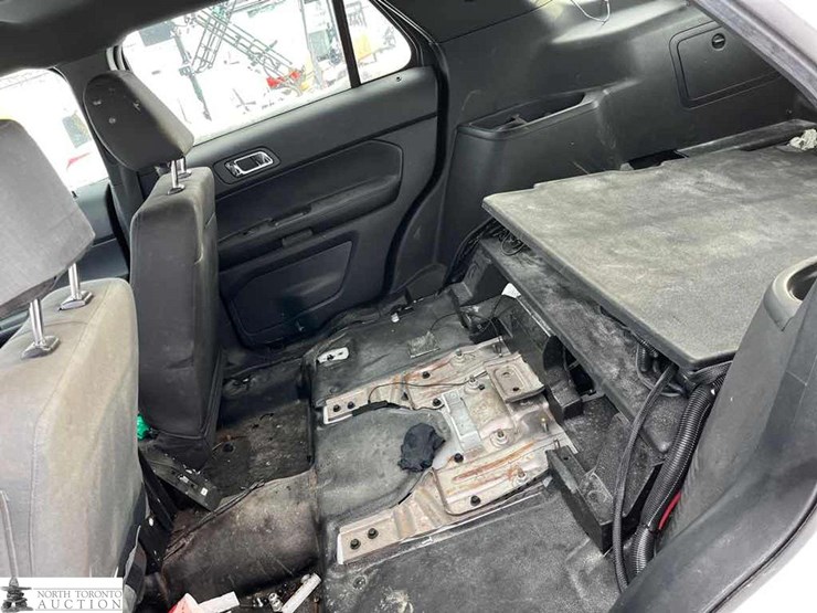 2018-ford-explorer-image-10