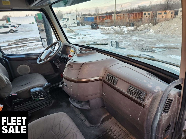 2015-volvo-vnl-t/a-day-cab-tractor-image-20