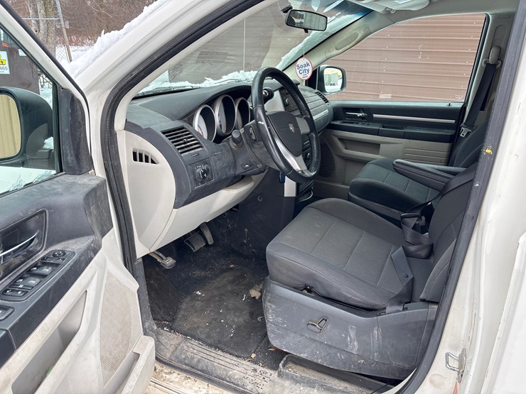 2008-dodge-grand-caravan-image-4