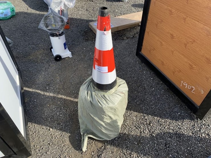 (20)-unused-fluorescent-safety-traffic-cones.-image-1