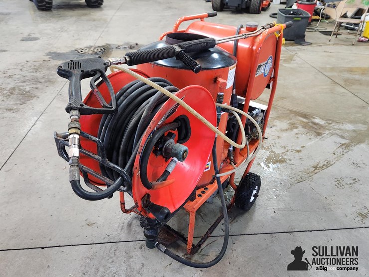 alkota-4182-hot-water-pressure-washer-image-3