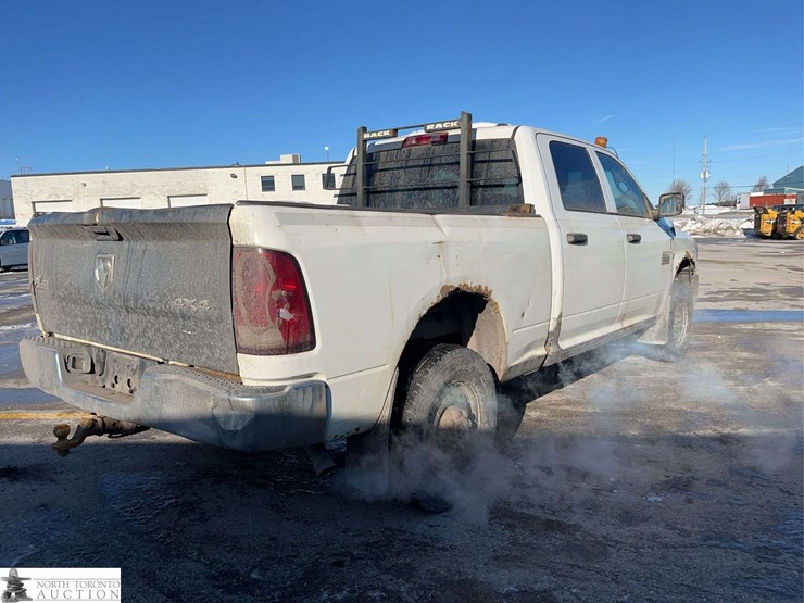 2012-dodge-2500-image-3