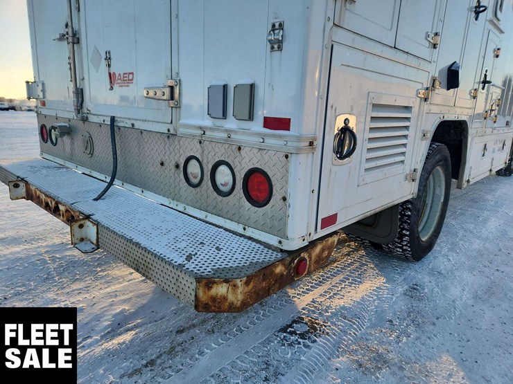 2006-ford-f550-image-45