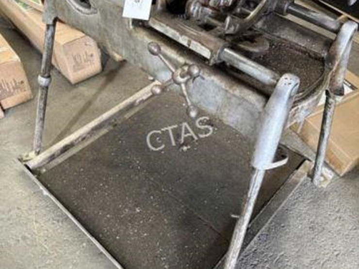 #155-•-rigid-pipe-threader-on-stand-image-3