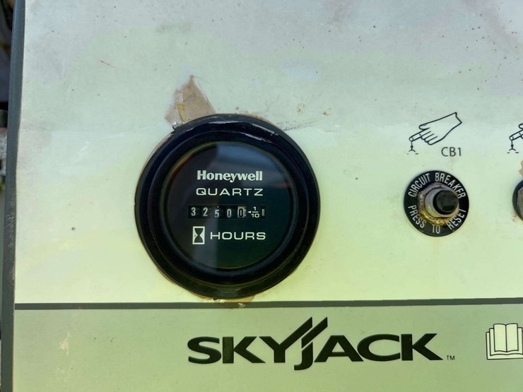 2015-skyjack-sj86t-image-6