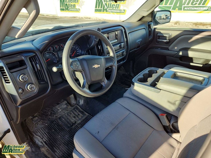 2015-chevrolet-silverado-2500hd-image-16