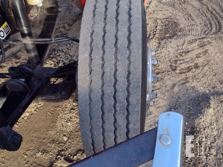 peterbilt-330-image-23