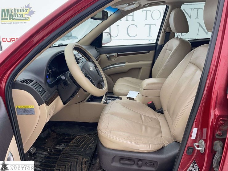 2012-hyundai-santa-fe-image-12