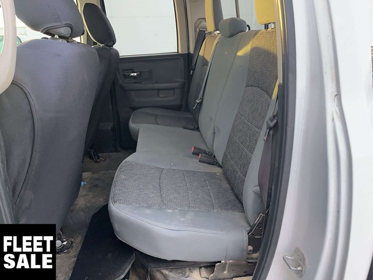 2015-dodge-1500-image-15