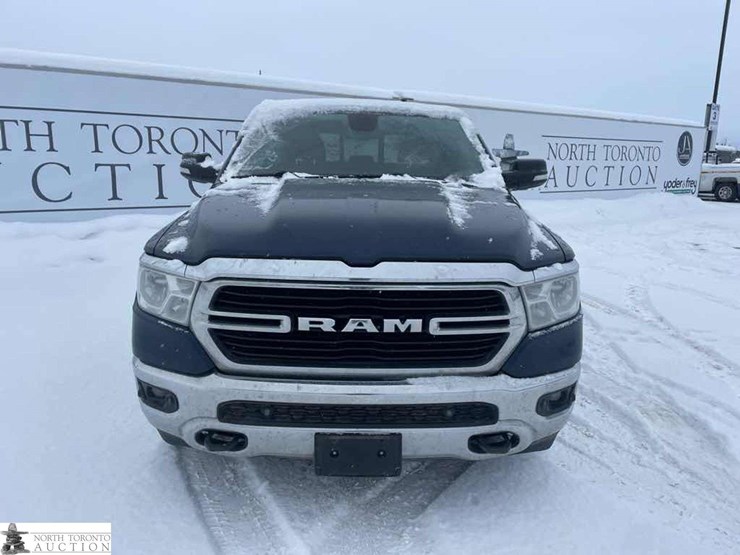 2019-ram-1500-big-horn-image-3