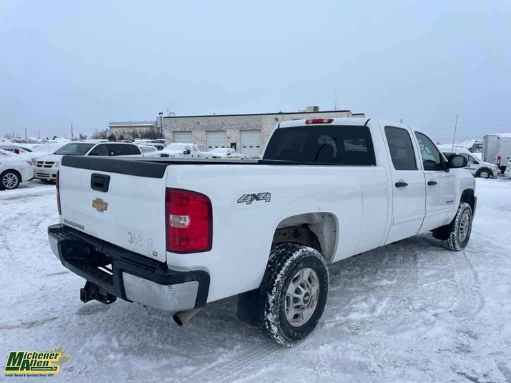 2011-chevrolet-k2500-image-11