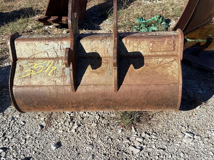 tag-32in.-bucket-excavator-attachment-image-3