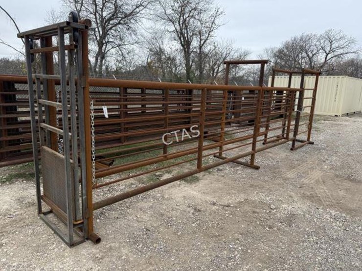 #150-•-cattle-pipe-alley-way-24'-w/-slide-gate-image-1