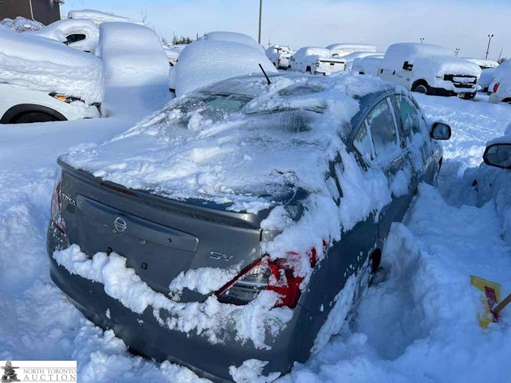 non-operable-2013-nissan-versa-sv-image-6