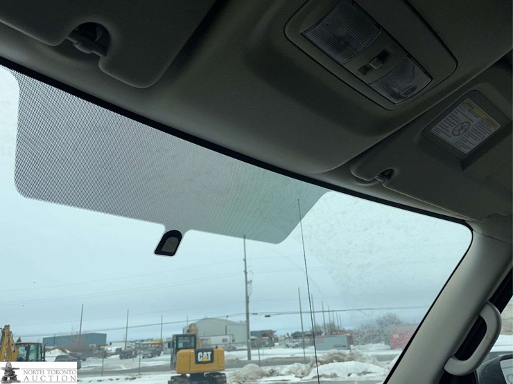 2012-nissan-nv2500hd-image-24