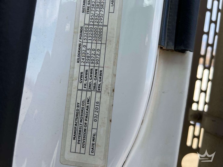 2017-peterbilt-567-image-6