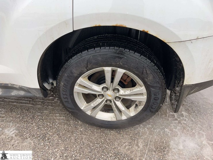 2015-chevrolet-equinox-ls-image-13