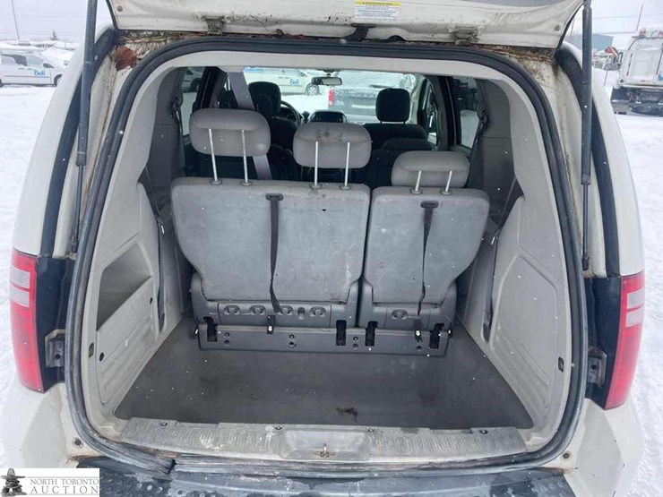 2009-dodge-grand-caravan-se-image-12