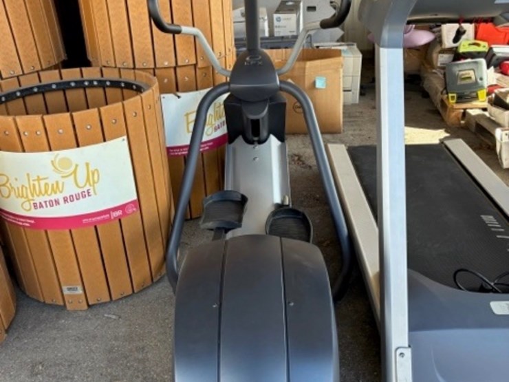 #201-•-precor-efx524-image-1