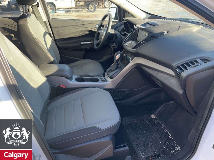 2016-ford-escape-se-image-21