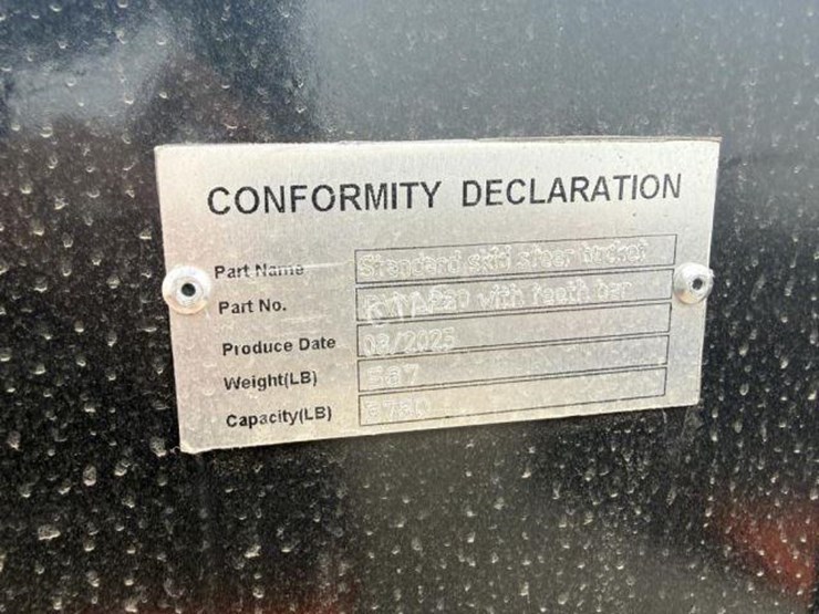 #141-•-80"-skid-steer-bucket-w/-teeth-image-4